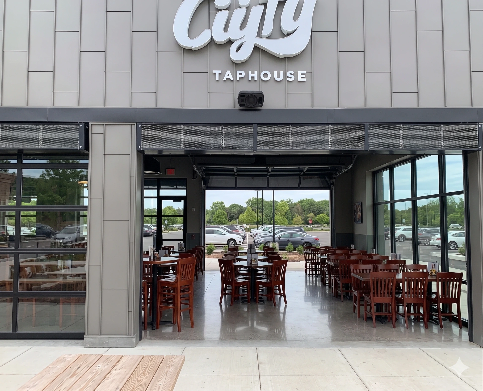 Restaurant entrance with Berner air curtain installed above open doors